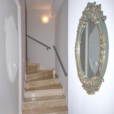 Port View Apartment