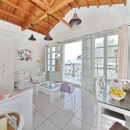 Port View Apartment
