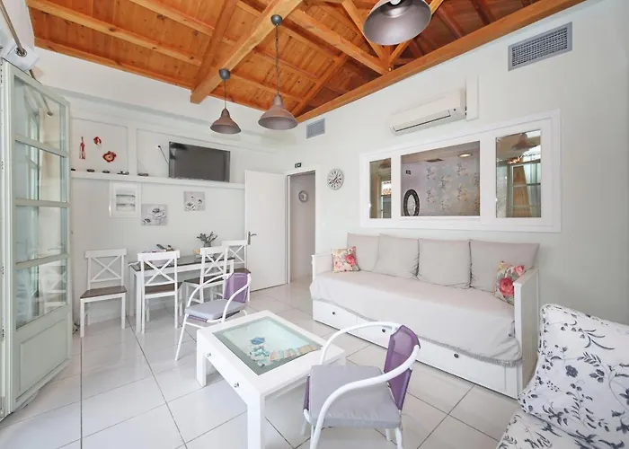 Port View Апартаменты *